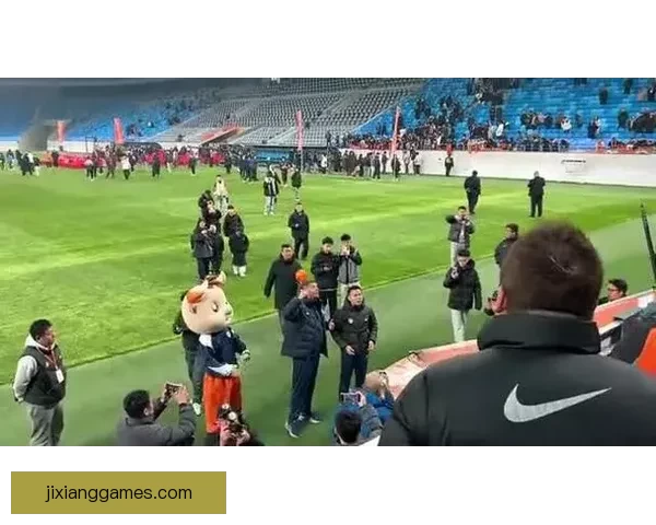 加拿大足协向意大利球迷喊话免费换球衣别再等待四年机会